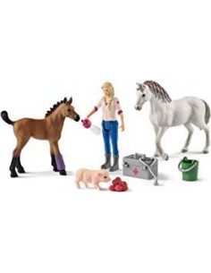 Schleich Farm World       42486 Vet visiting Mare and Foal